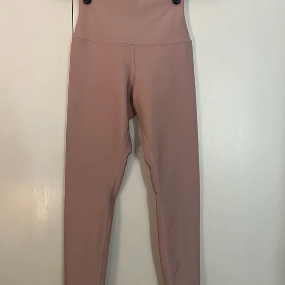 ALO Yoga Airlift 7/8 Leggings - Picture 2 of 5